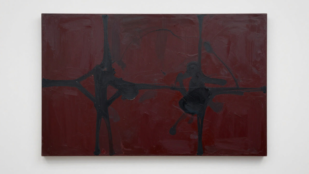 大きなキャンバスにランダムな色のしぶきと線が混沌と広がる抽象画の写真