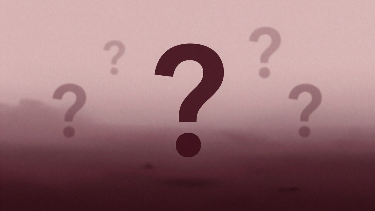 霧の中で輪郭が曖昧に揺らぐ風景と、その中に浮かぶ問い符のイラスト