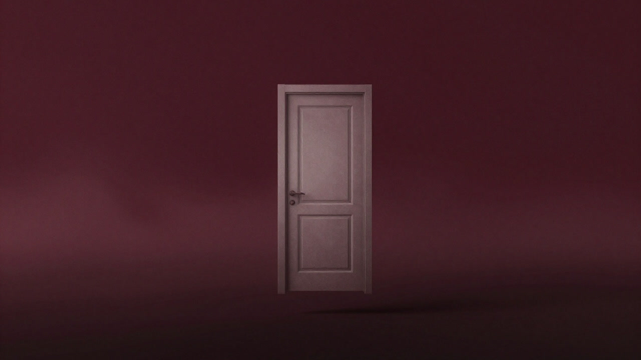 霧のかかった無限の扉が一つだけ浮かぶ幻想的な風景